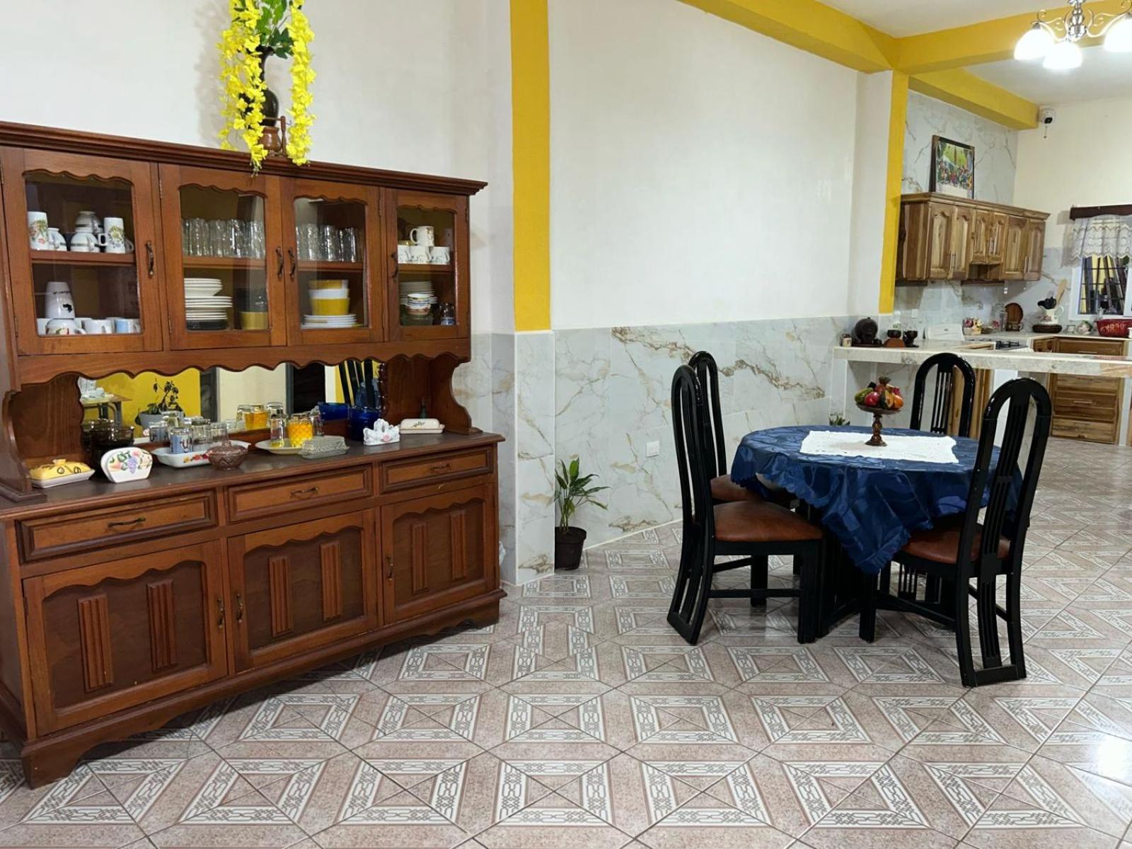 Casa Maya Itza فلوريس المظهر الخارجي الصورة