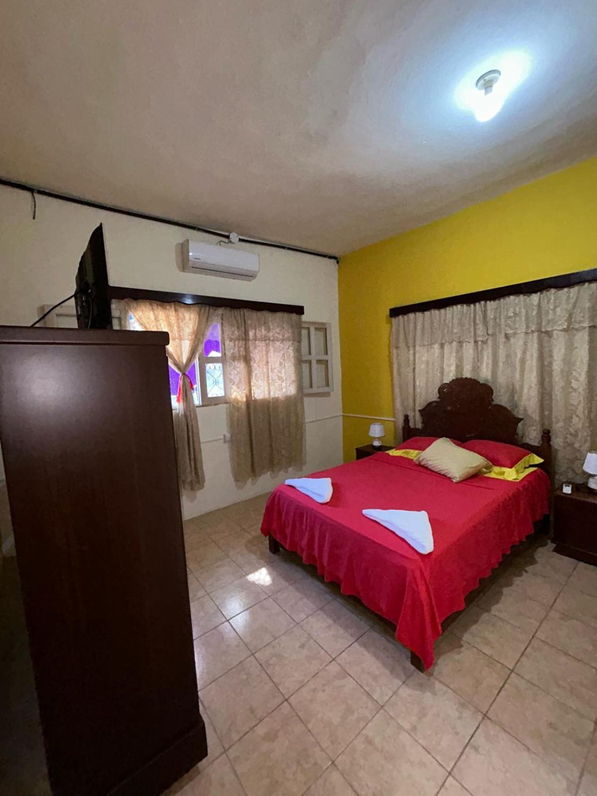 Casa Maya Itza فلوريس المظهر الخارجي الصورة
